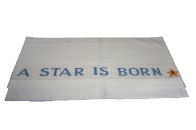 Wieglakentje, A star is born, blauw